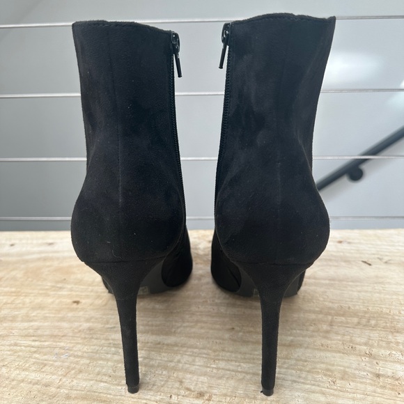 Forever 21 Black Pointed-Toe Stiletto Ankle Boots with Side Zipper fall chic 9 - Picture 5 of 8
